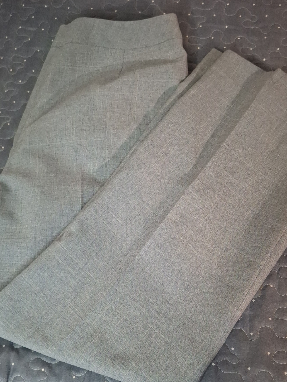 Le Suit Gray Dress Pants size 6